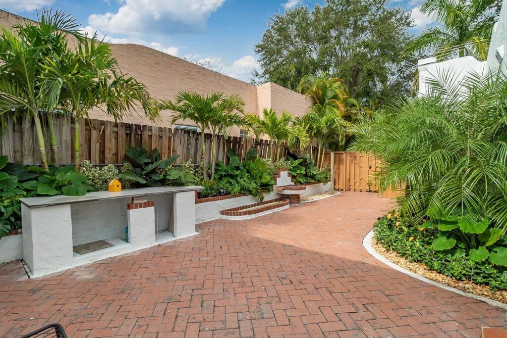 Garden Oasis In Flamingo Park Apartment West Palm Beach Bagian luar foto